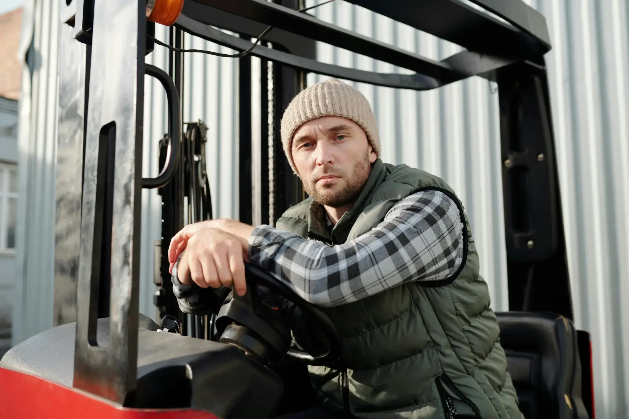 Container Ramp Buying Guide: Choosing the Right Shipping Container Ramp for Your Business